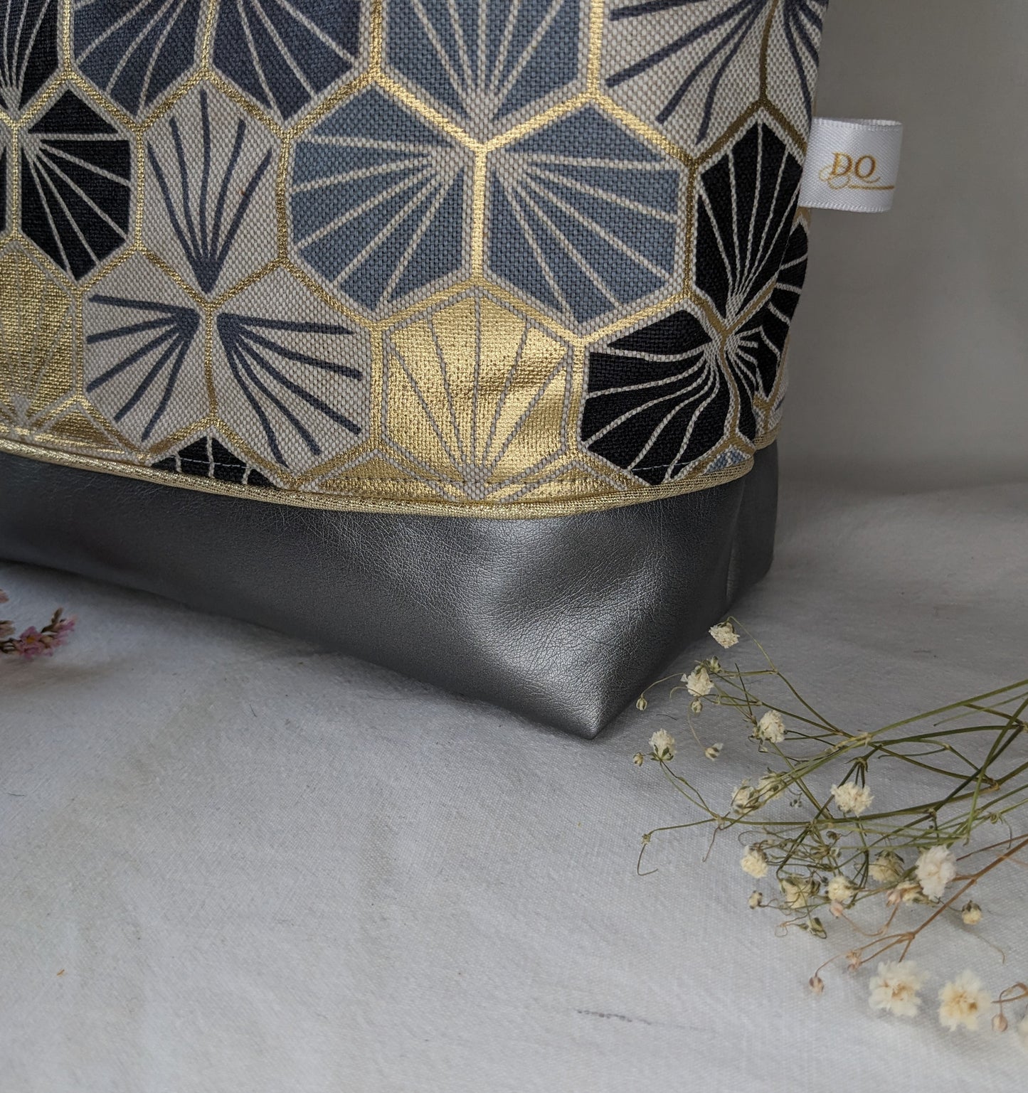 trousse de toilette géométrique