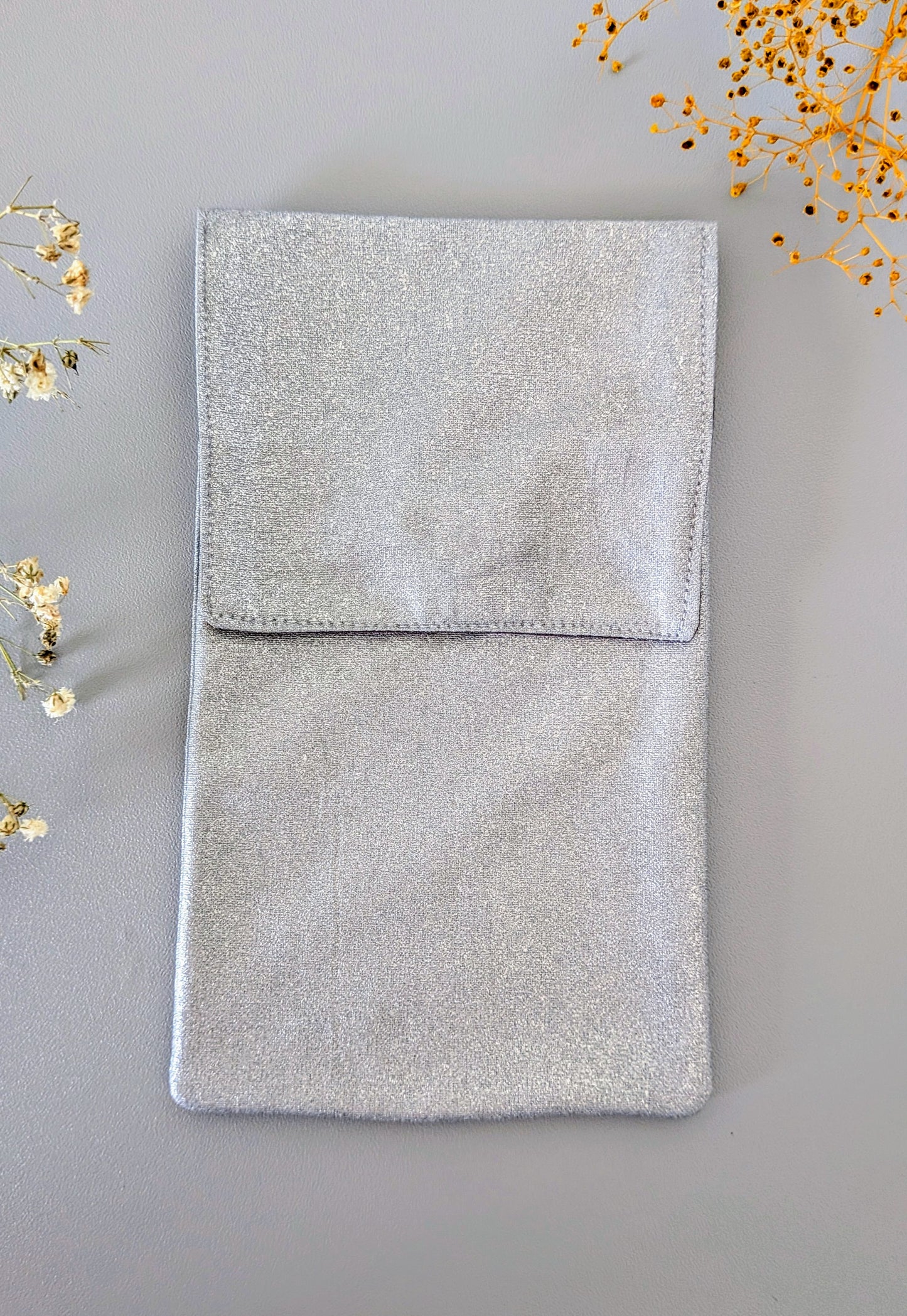 Etui enduit et aimanté pour blouse - Modèle Argenté
