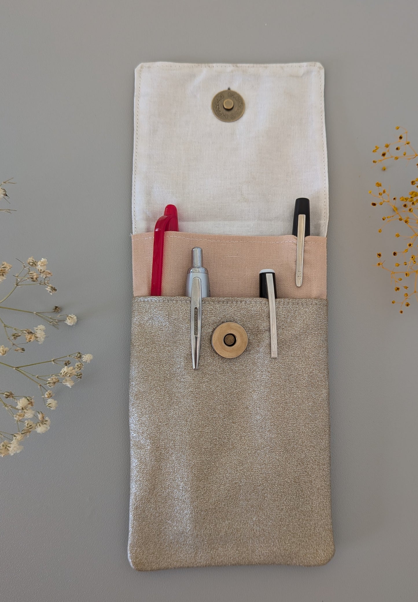 Etui enduit et aimanté pour blouse - Modèle Doré