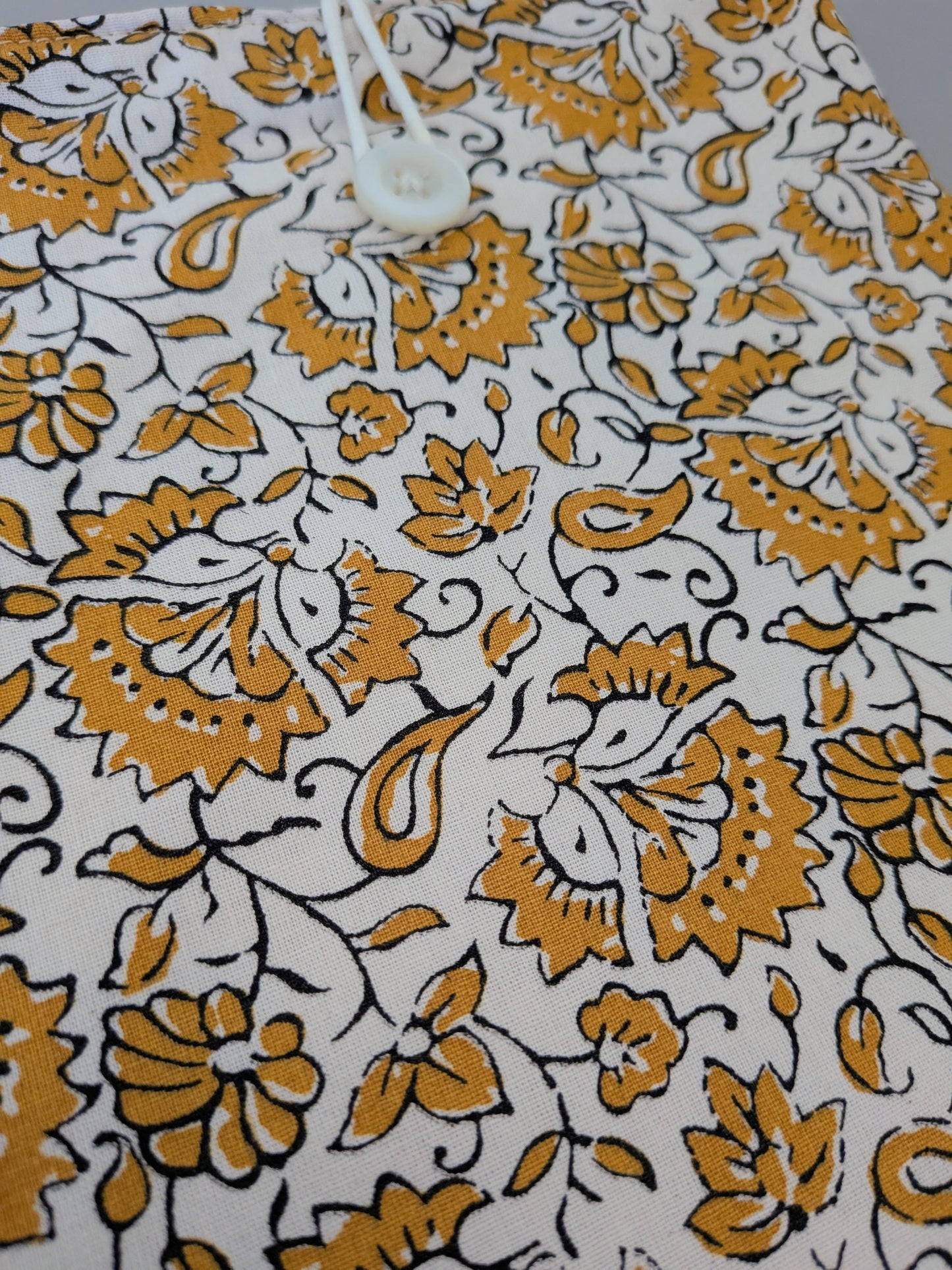 Protège-livre de poche - modèle fleurs de moutarde