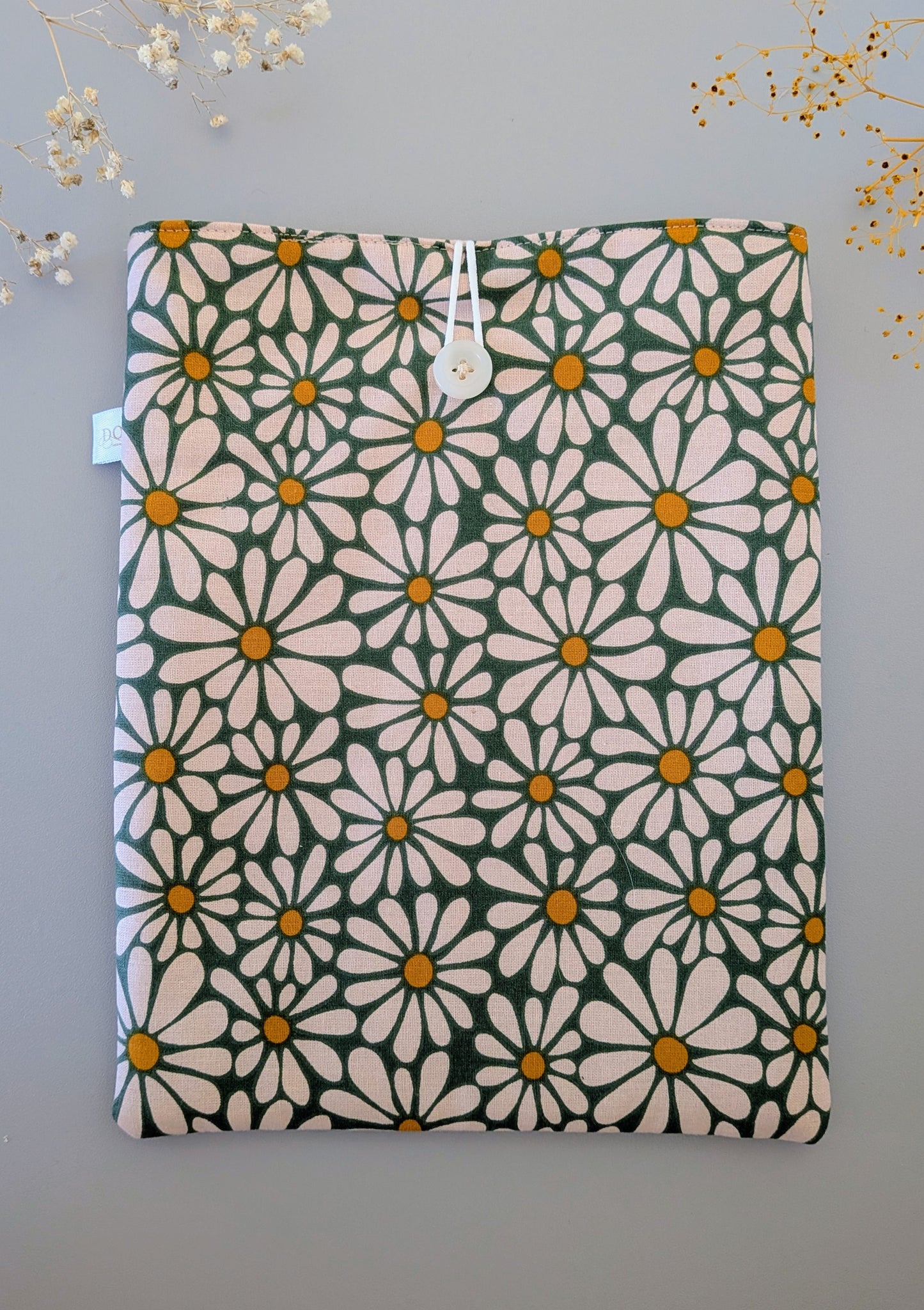 Housse tablette ou protège-livre grand format - modèle Marguerite