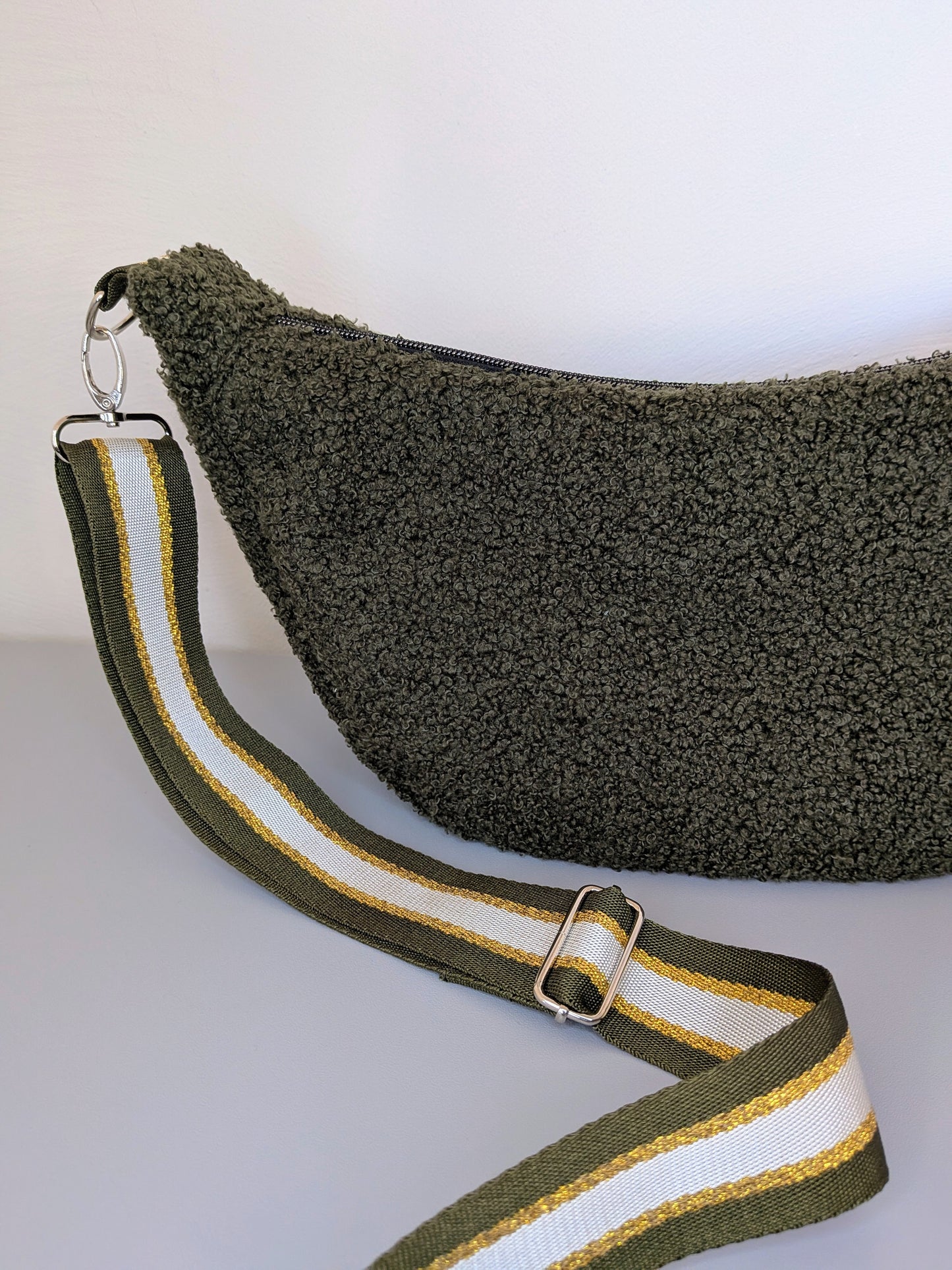 Sac demi-lune en moumoute KAKI - Format large