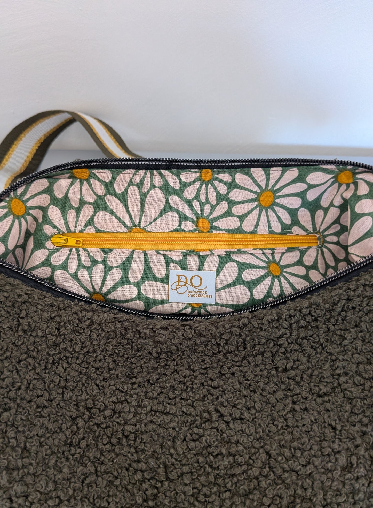 Sac demi-lune en moumoute KAKI - Format large