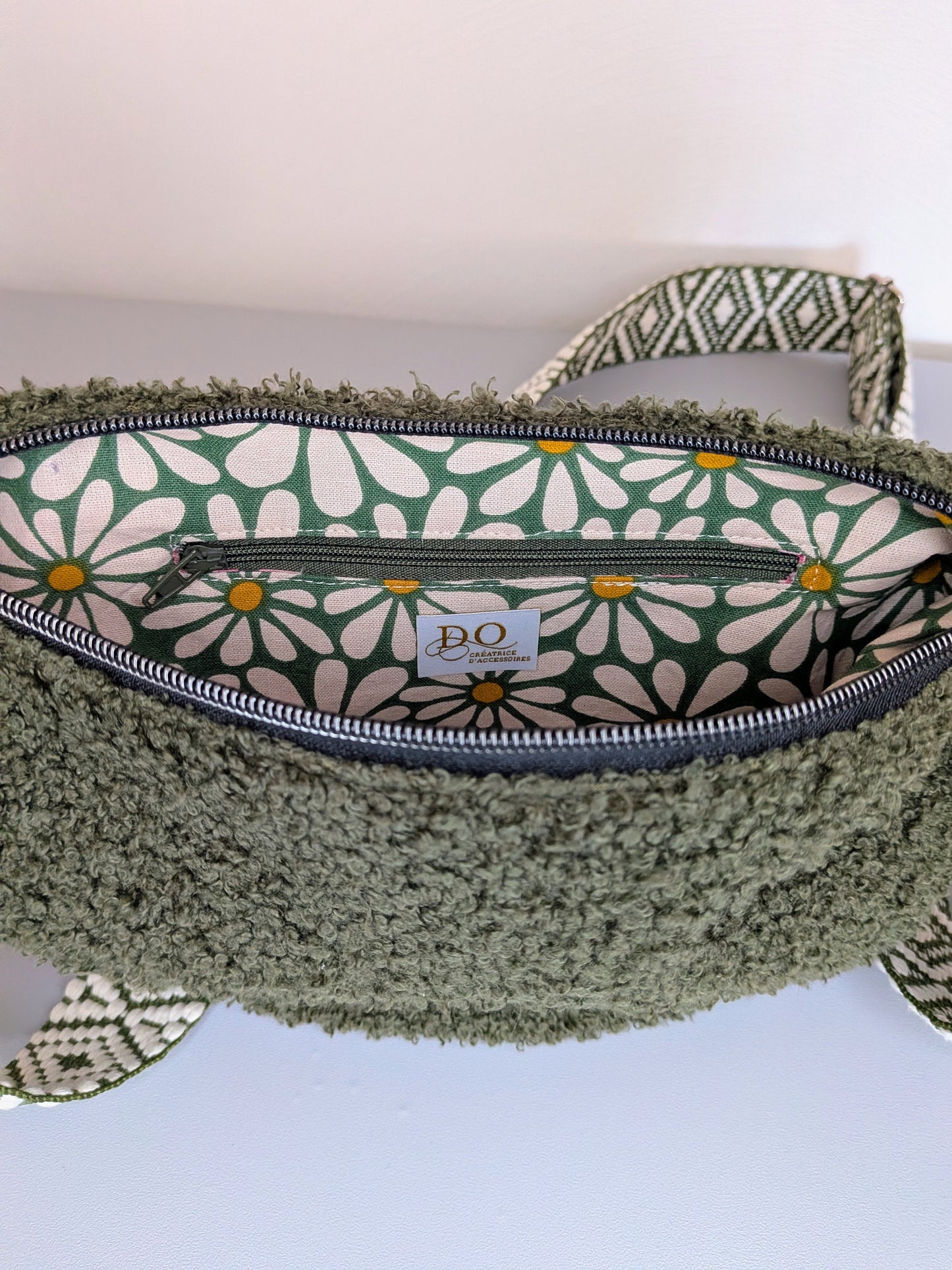 Sac demi-lune en moumoute Kaki - Format compact