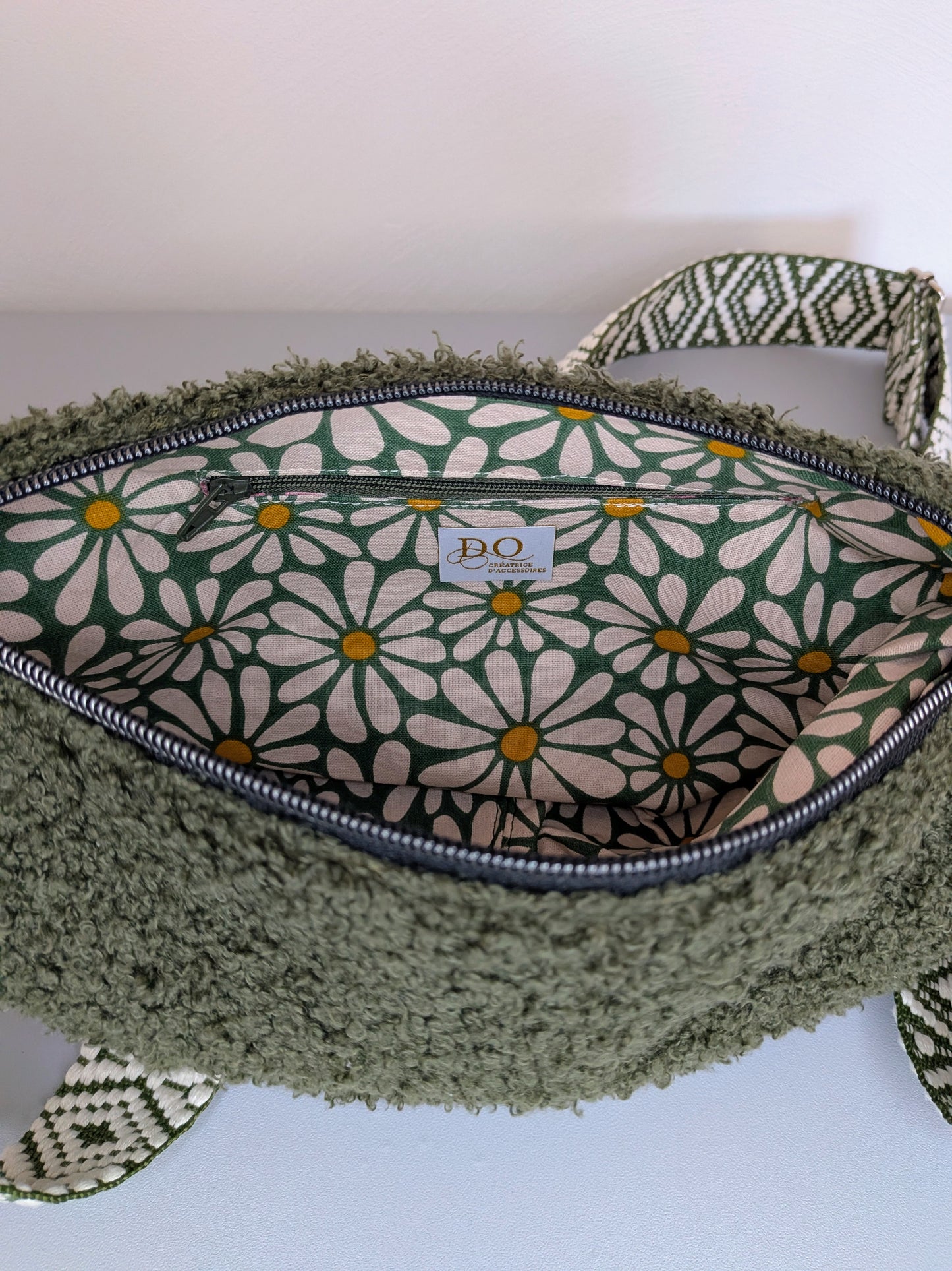 Sac demi-lune en moumoute Kaki - Format compact