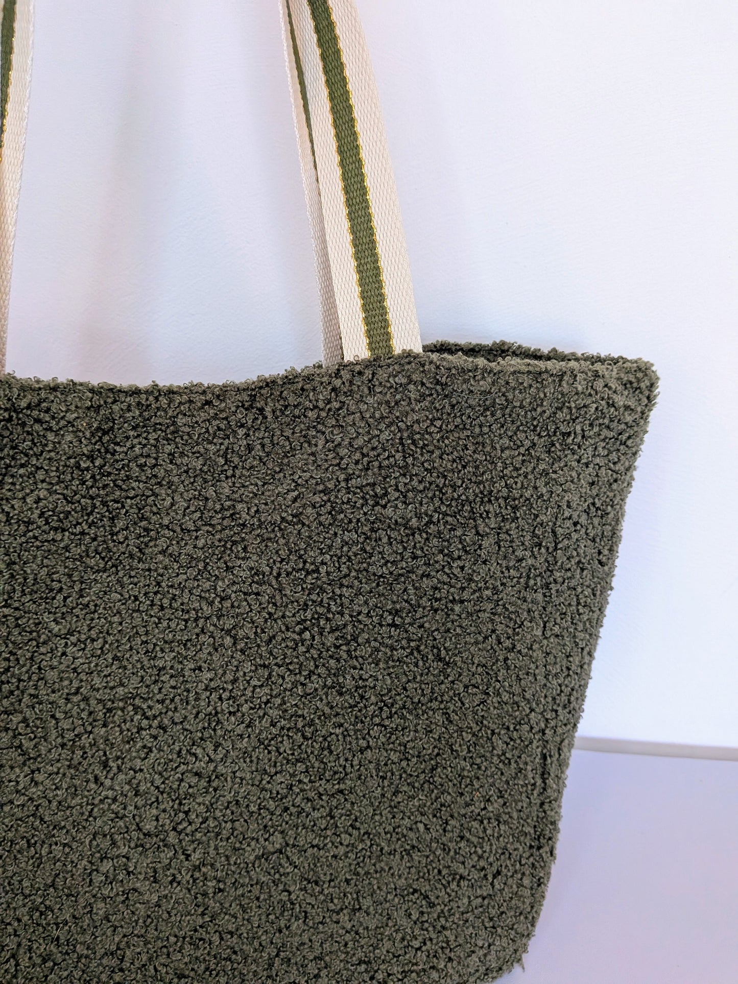 Sac oversize en moumoute kaki - doux, spacieux et 100% fait-main