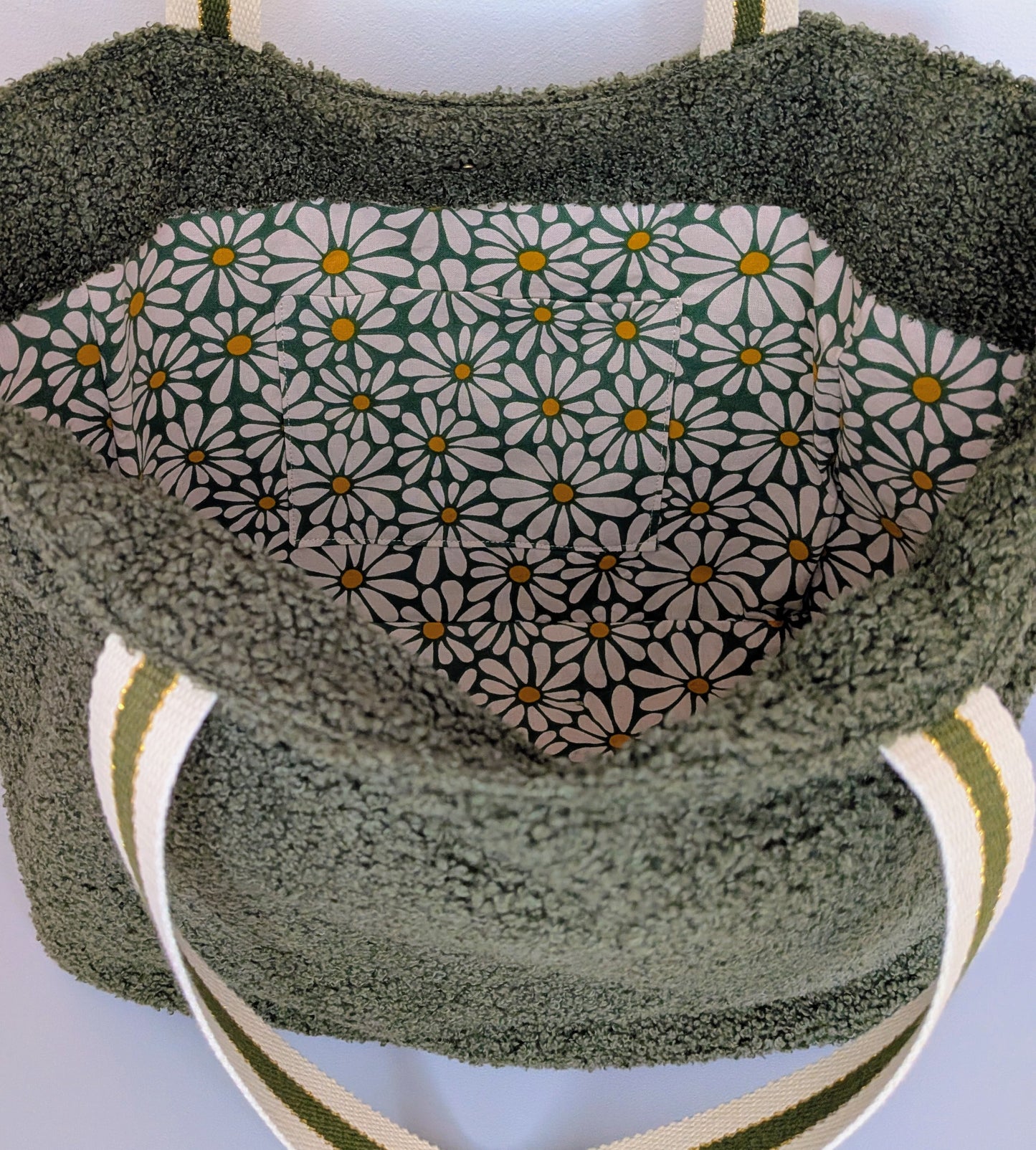 Sac oversize en moumoute kaki - doux, spacieux et 100% fait-main